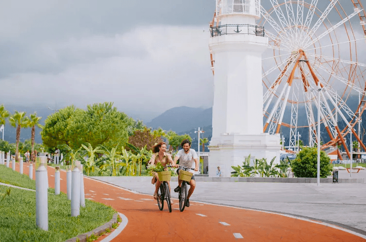 სარეკლამო კამპანიის, „გამომყევი აჭარაში“ ფარგლებში, აჭარის რეკლამა თბილისის მეტროსადგურებში, გაჩერებებსა და რადიოსადგურებში განთავსდა