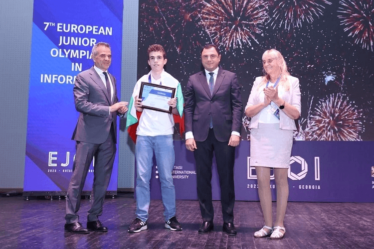 გიორგი ამილახვარმა ინფორმატიკაში ევროპის მე-7 ახალგაზრდული ოლიმპიადის გამარჯვებულები დააჯილდოვა