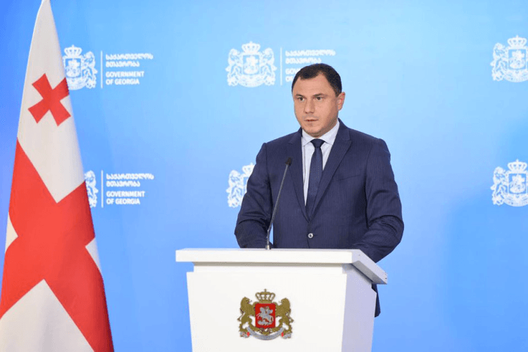 გიორგი ამილახვარი :ყველა სტატუსშეჩერებული სტუდენტი, ვისაც სურვილი აქვს, მიმდინარე სასწავლო წლის სემესტრში აღიდგინოს სტატუსი, უფლებამოსილია, ახლავე მიმართოს თავის უნივერსიტეტს, რომელიც უზრუნველყოფს სტატუსის გააქტიურებას