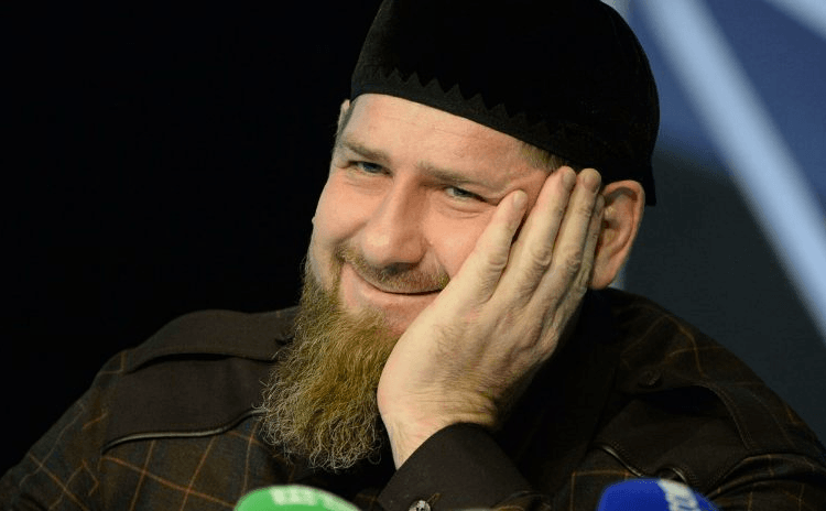 რაზმან კადიროვი : ვინც ინტერნეტში სიმართლეს სიცრუისგან ვერ არჩევს, ვურჩევ, გაისეირნონ სუფთა ჰაერზე და დაალაგონ აზრები. წვიმა საოცრად აცოცხლებს