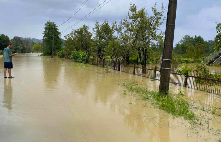 გურიაში სახელმწიფო რწმუნებული აცხადებს, რომ სტიქიის სალიკვიდაციო სამუშაოები უწყვეტ რეჟიმში გრძელდება