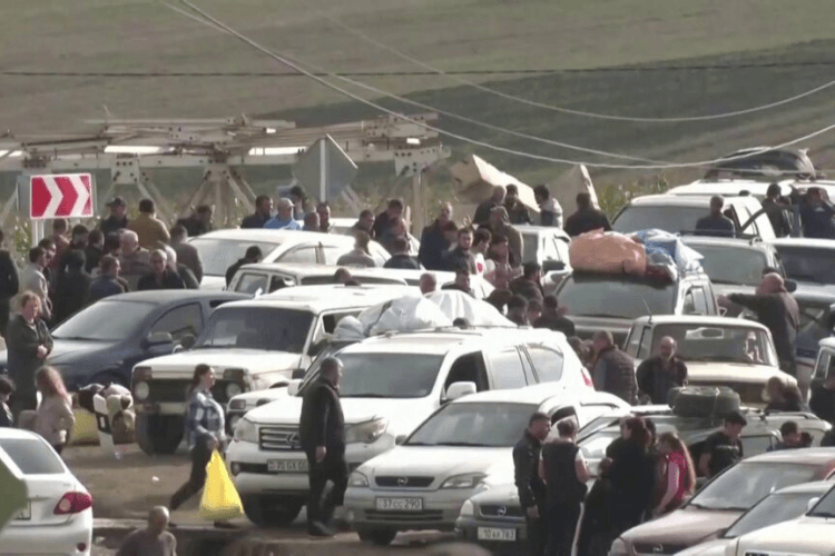 სომხეთის მთავრობის ინფორმაციით, ყარაბაღი ასი ათასამდე პირმა დატოვა