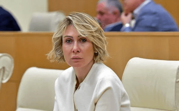 ნინო წილოსანი – გახარიას პარტიის წევრებმა პარლამენტში შემოსასვლელად წინაპირობა მოაწესრიგეს, მეორე მხრივ, სიტუაცია მოთელეს, ამის გამო როგორ ქარტეხილს დაატეხდა რადიკალური ოპოზიცია