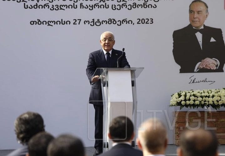 ალი ასადოვი – საუკუნეების განმავლობაში აზერბაიჯანელი და ქართველი ხალხის მეგობრულ, მშვიდობიან პირობებში ცხოვრებას საფუძველს უქმნის ისტორიულ ფესვებზე დამყარებული კულტურული ურთიერთობები