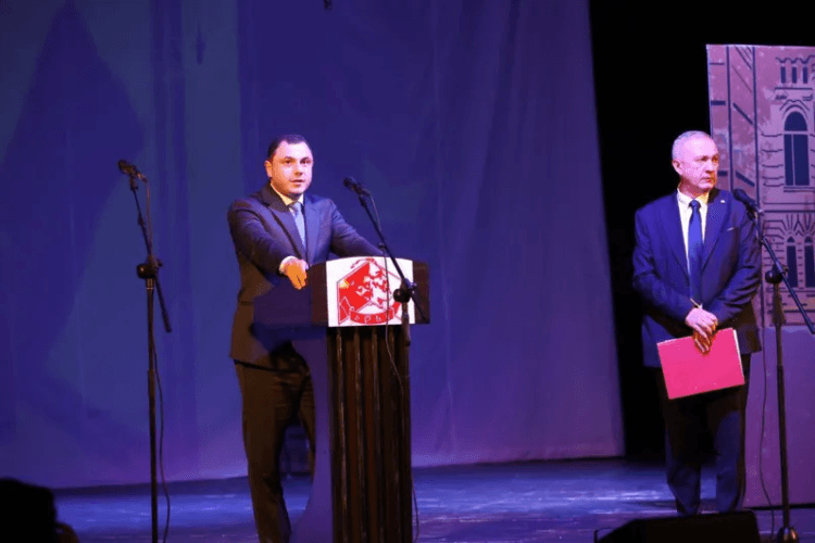 გიორგი ამილახვარმა აკაკი წერეთლის სახელმწიფო უნივერსიტეტის 90 წლის იუბილესადმი მიძღვნილ ღონისძიებაში მიიღო მონაწილეობა