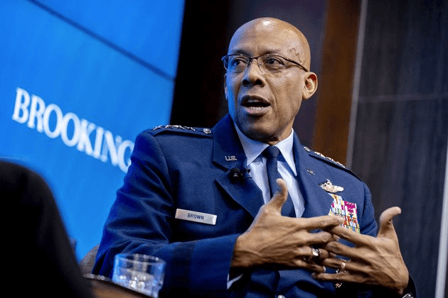 ამერიკელი გენერალი ჩარლზ ბრაუნი ირანს აფრთხილებს, არ ჩაერთოს ისრაელის კრიზისში