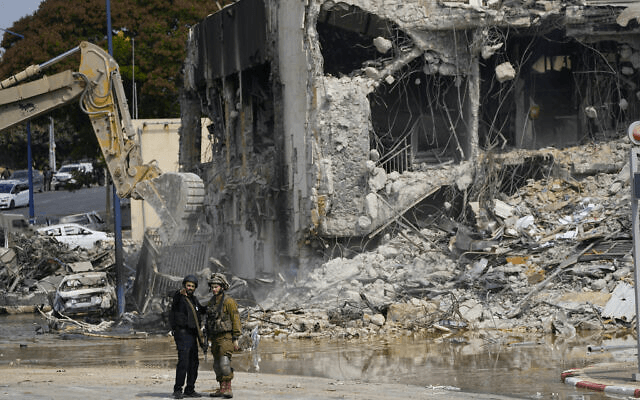 ისრაელის თავდაცვის ძალებში აცხადებენ, რომ ღაზის საზღვართან მდებარე ყველა ქალაქზე კონტროლი აღდგენილია, თუმცა შესაძლოა, ტერორისტები ჯერ კიდევ რჩებოდნენ