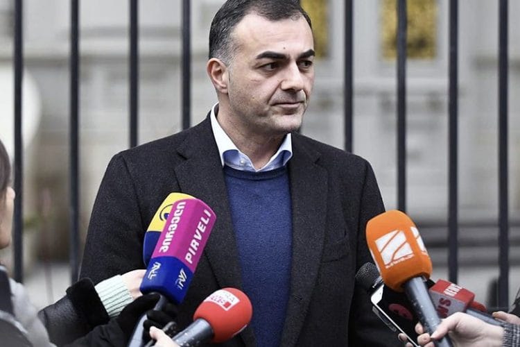 ლაშა ჟვანია – ინფორმაცია, თითქოს უკვე დანიშნული რეისები გაუქმდა, ტყუილია, ყველას მოვუწოდებ, თავი შეიკავონ დაუზუსტებელი ინფორმაციისგან, რაც ჩვენს მოქალაქეებში პანიკურ ქმედებებს იწვევს