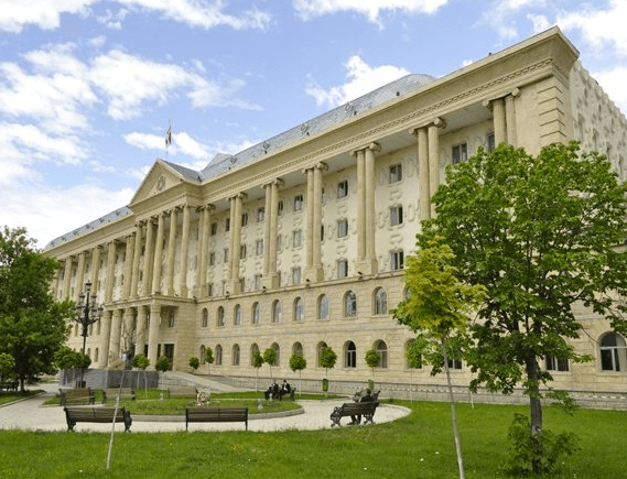 დავით გარეჯის საქმეზე თბილისის საქალაქო სასამართლოში მიმდინარე პროცესზე კრიზისების მართვის სამსახურის ყოფილი უფროსი, საქართველოს თავდაცვის ყოფილი მინისტრი მინდია ჯანელიძე იკითხება