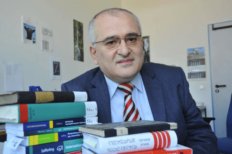 მერაბ ტურავა – სასამართლოს შეუძლია, პრეზიდენტის ნების საწინააღმდეგოდაც კი მოითხოვოს მისი პროცესზე დასწრება