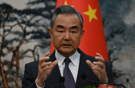 ჩინეთის საგარეო საქმეთა მინისტრი – ისრაელის ქმედებები ღაზაში თავდაცვის ფარგლებს გასცდა