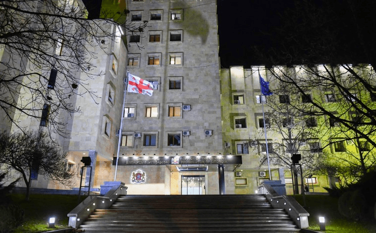 პროკურატურამ მორიგი ტრანსნაციონალური დანაშაული გამოავლინა და ფულის გათეთრების ბრალდებით სამი პირის მიმართ სისხლისსამართლებრივი დევნა დაიწყო