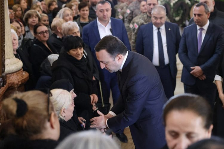 ირაკლი ღარიბაშვილი ოკუპირებული აფხაზეთიდან გადმოსვენებული, 1990-იანი წლების შეიარაღებული მოქმედებების დროს უგზო-უკვლოდ დაკარგული სამხედრო და სამოქალაქო პირების პანაშვიდს დაესწრო