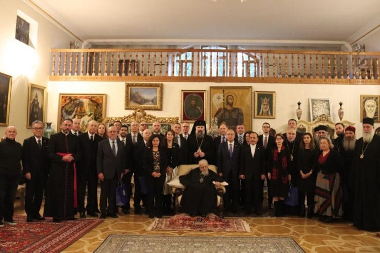 კათოლიკოს-პატრიარქი და მღვდელმთავრები საქართველოში აკრედიტებულ ელჩებს შეხვდნენ