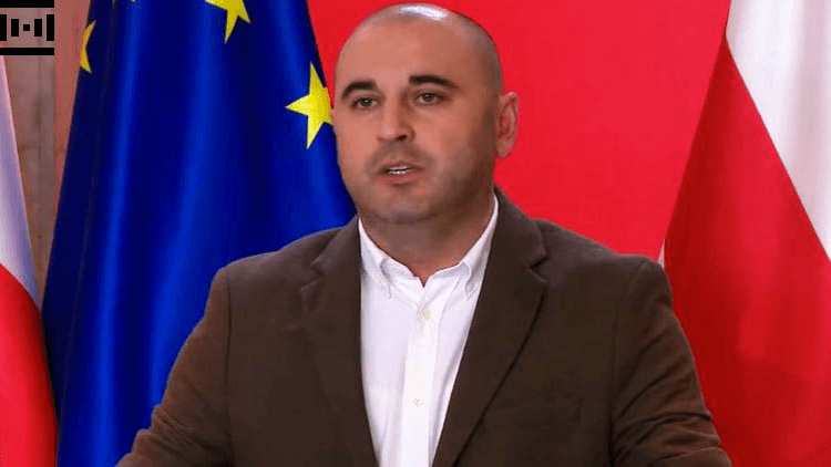 ლევან ხაბეიშვილი – ერთ მხარეს არის გახარია-ივანიშვილი, მეორე მხარეს ვნახეთ, რომ ბორის ჯონსონმა დაბადების დღე და შობა მოულოცა სააკაშვილს