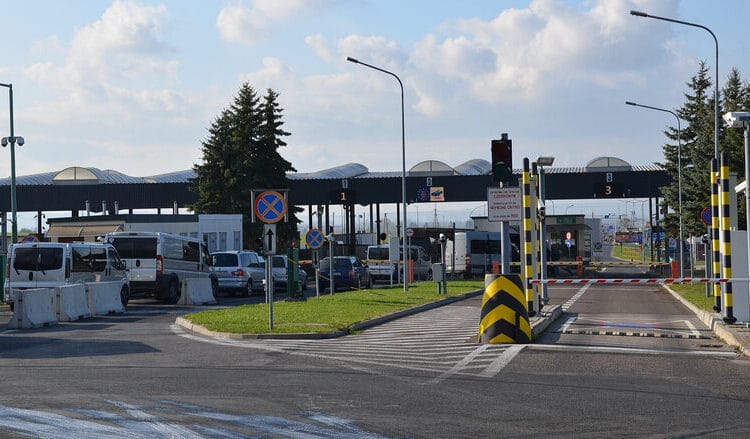 პოლონელმა ფერმერებმა უკრაინის საზღვართან ერთ-ერთი გამშვები პუნქტი გადაკეტეს, აქციებს კიდევ ხუთ გამშვებ პუნქტთან ელოდებიან