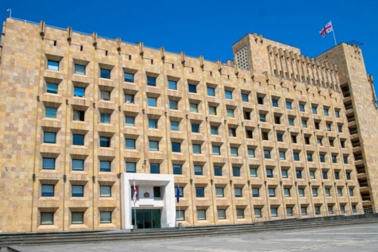 მთავრობის ადმინისტრაცია – საქართველოს მთავრობა გმობს მოსკოვში მომხდარ შემზარავ ტერორისტულ აქტს, რომლის შედეგად ათეულობით უდანაშაულო ადამიანი დაიღუპა, ვუსამძიმრებთ რუს ხალხს