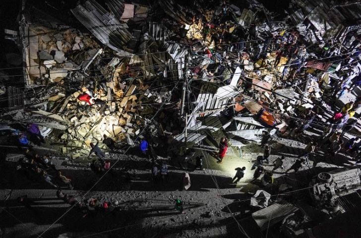 ღაზის სექტორში, ლტოლვილთა ბანაკზე ისრაელის მხრიდან საჰაერო თავდასხმის შედეგად, სულ მცირე, 13 ადამიანი დაიღუპა