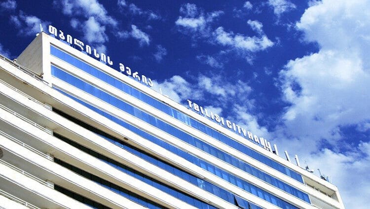 ვარკეთილის მესამე მასივის მეათე კვარტალში, ოთხსართულიანი ავარიული სახლის ნაცვლად, ათსართულიანი საცხოვრებელი სახლი შენდება