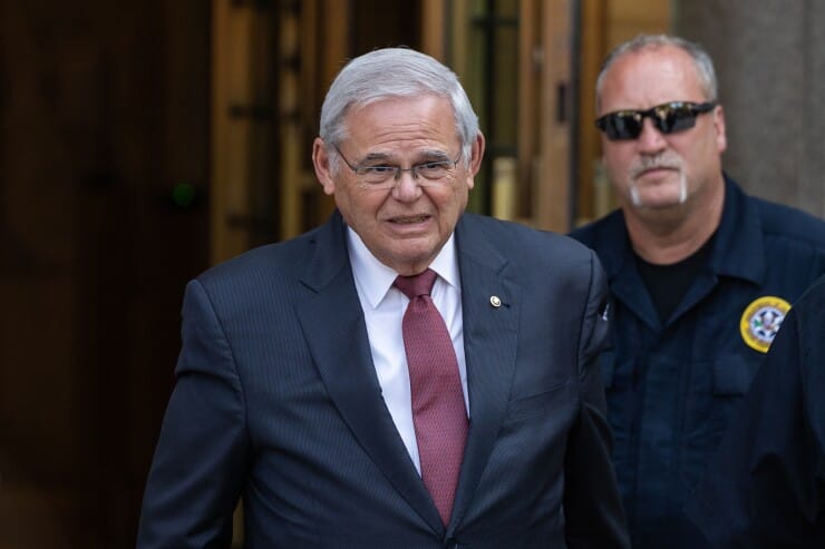 Just Security – ბობ მენენდესი პირველი ამერიკელი სენატორი გახდა, რომელიც უცხოურ აგენტად მოქმედებაში დამნაშავედ ცნეს