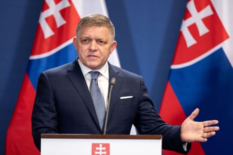 რობერტ ფიცო – მინდა, გამოვხატო ჩემი აღტაცება ვიქტორ ორბანის მიმართ, რომ უყოყმანოდ წავიდა კიევსა და მოსკოვში, ჯანმრთელობის მდგომარეობა რომ ხელს მიწყობდეს, სიამოვნებით შევუერთდებოდი