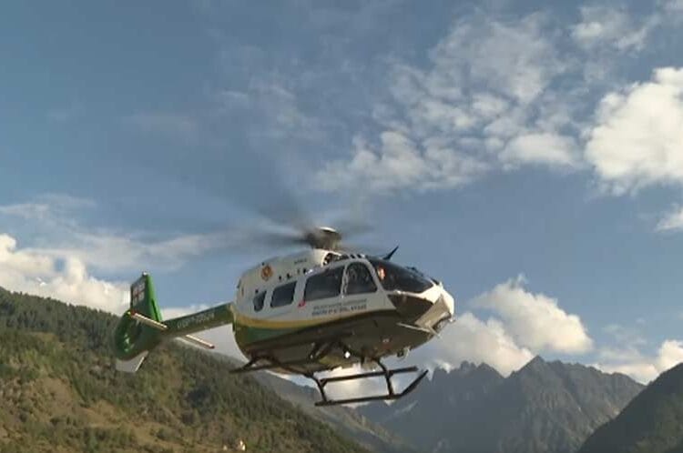 მეხანძრე-მაშველებმა მწვერვალ შხელდაზე მყოფი სამი მთამსვლელი სასაზღვრო პოლიციის ვერტმფრენის დახმარებით მესტიაში უვნებლად გადაიყვანეს