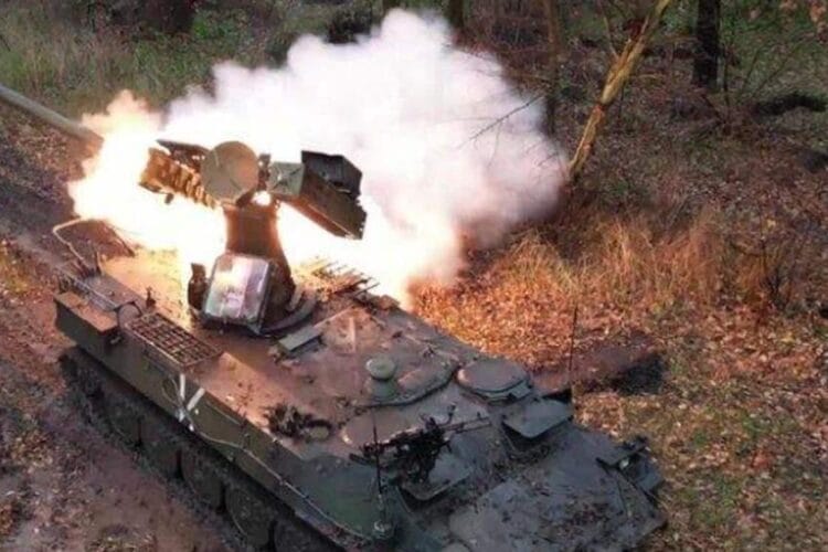 რუსული მედიის ცნობით, რუსულმა ძალებმა ღამით ბრიანსკის, კალუგის, ბელგოროდის რაიონებსა და ყირიმში 18 უკრაინული უპილოტო საფრენი აპარატი ჩამოაგდეს