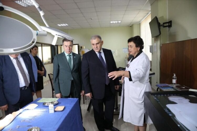 მიხეილ სარჯველაძე თბილისის სახელმწიფო სამედიცინო უნივერსიტეტში რექტორსა და პროფესორებს შეხვდა