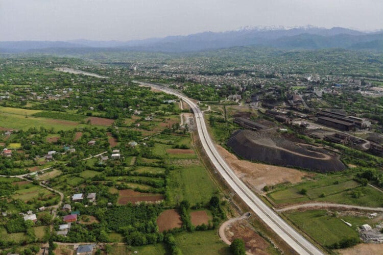 წევა-შორაპნის მონაკვეთზე ჩქაროსნული გზის დასაერთებლად, აღმოსავლეთიდან დასავლეთის მიმართულებით ტრანსპორტი დროებით ძველი გზით იმოძრავებს