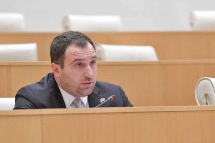 ირაკლი კირცხალაია – ღირსება, თავმოყვარეობა, სამშობლო და ეროვნულობა ხაზარაძის გარშემო გაერთიანებულ ადამიანებთან კორელაციაში არ მოდის