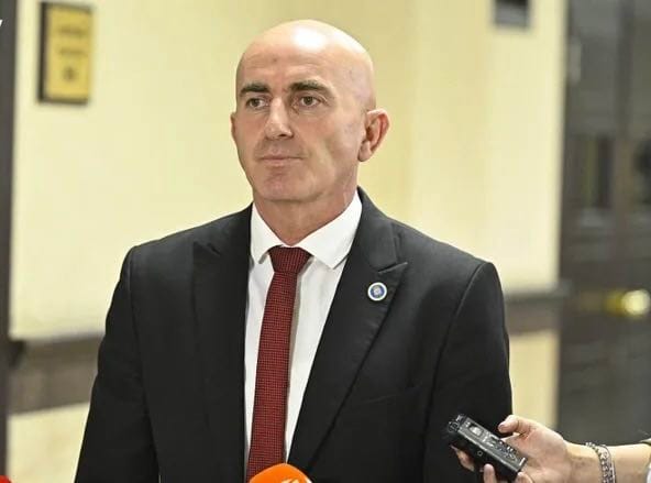 23 წლის გიორგი საყურაშვილის მკვლელობის საქმის პროკურორის განმარტებით, საყურაშვილი მის მეგობრებსა და ბრალდებულს შორის მომხდარ კონფლიქტში მხოლოდ გამშველებელი იყო