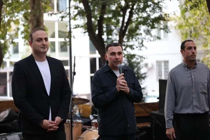 წინასაარჩევნო კამპანიის ფარგლებში ,,ქართული ოცნების,, ვაკის რაიონის დელეგატი ზუკა რურუა მოსახლეობას შეხვდა