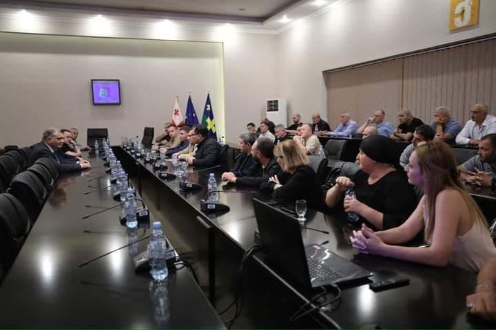 ჯანდაცვის მინისტრის მონაწილეობით ქუთაისში აფხაზეთიდან იძულებით გაადაადგილებულ პირებთან შეხვედრა გაიმართა