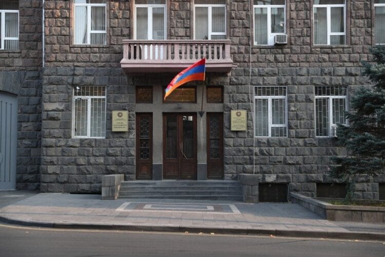 სომხეთის უსაფრთხოების სამსახური – სახელმწიფო გადატრიალების მომზადების საქმეზე დაკავებულია სამი პირი, რომლებიც რუსეთთან არიან კავშირში