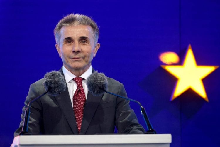 ბიძინა ივანიშვილი – 4 ოქტომბერს გვაქვს შანსი, ყველას დავანახოთ, რომ ჩვენი ბრძოლა დღეს საარჩევნო უბნებზე მისვლაზე, თავისუფალი არჩევანის გაკეთებაზე, მშვიდობასა და სტაბილურობაზე გადის