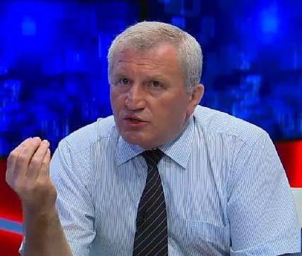 დემურ გიორხელიძე პროტესტში მონაწილე ახალგაზრდებს მიმართავს და გონიერებისკენ მოუწოდებს