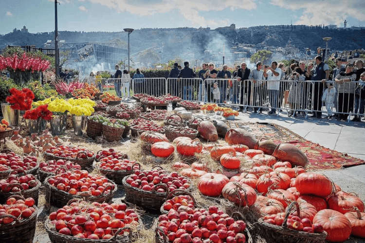 თბილისი სახალხო დღესასწაულს თბილისობას ზეიმობს