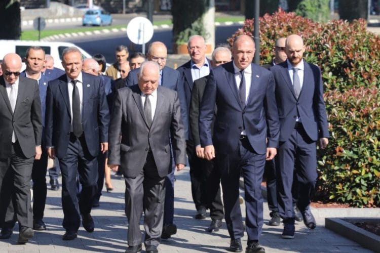 ლევან მგალობლიშვილმა გაგრის ტრაგიკული მოვლენების დროს დაღუპულთა ხსოვნას პატივი მიაგო