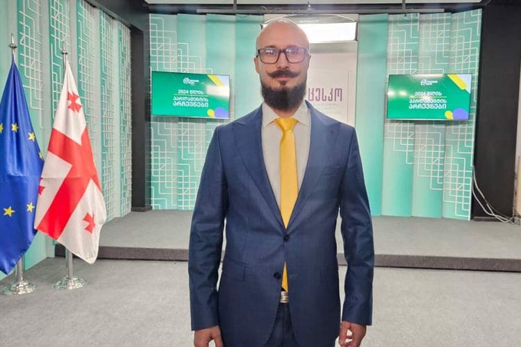 საარჩევნო ექსპერტი რეინს ტოჩელოვსკისი – უკვე ათ საარჩევნო უბანზე ვიყავით და ვითარება ძირითადად მშვიდად გამოიყურება, ზოგადი სიტუაცია კარგია, ჩანს, რომ ცესკო-ს დიდი სამუშაო აქვს გაწეული