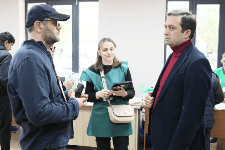 სახალხო დამცველი გარდაბნის მუნიციპალიტეტის სოფლებში ელექტრონული ტექნოლოგიების გამოყენებით არჩევნებში ხმის მიცემის პროცესს გაეცნო