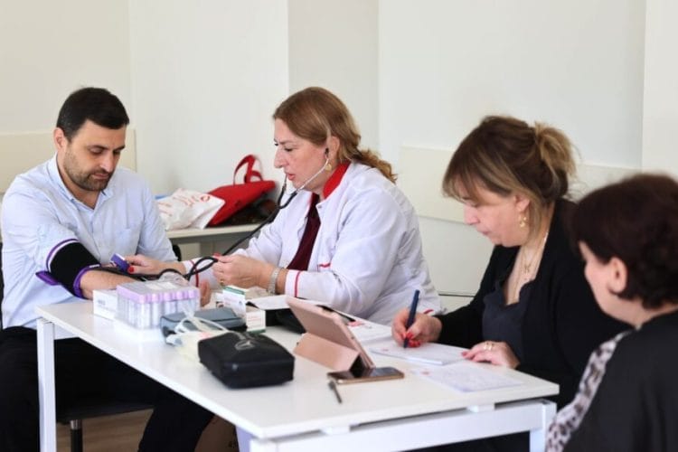 მთავრობის ადმინისტრაციაში სისხლის უანგარო დონაციის აქცია გაიმართა
