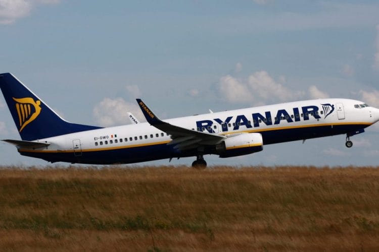 ავიაკომპანია Ryanair-ი აჩერებს ყველა ფრენას გერმანიის სამი აეროპორტის მიმართულებით და ამცირებს ფრენებს ჰამბურგში