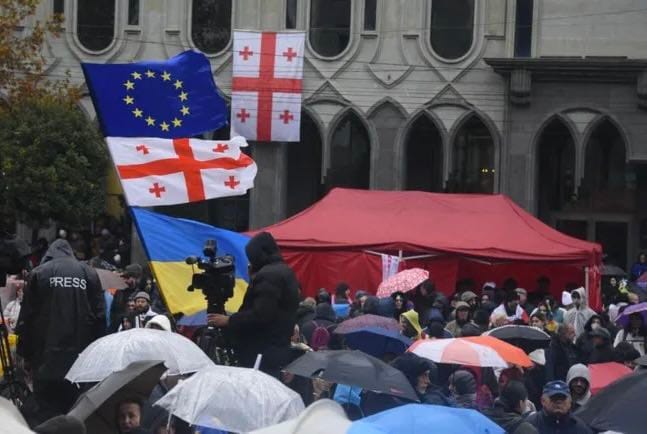 დაგეგმილი აქციის გამო რუსთაველის გამზირსა და თავისუფლების მოედანზე ტრანსპორტის მოძრაობა აკრძალულია