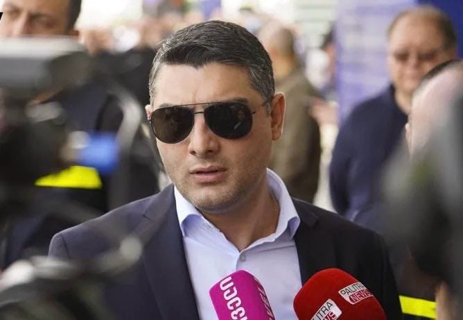 ვაჟა სირაძე – სააპელაციო სასამართლოსთან დაანონსებულია აქცია, შესაბამისად, ადგილზე მობილიზებულია პოლიცია საზოგადოებრივი წესრიგის უზრუნველსაყოფად