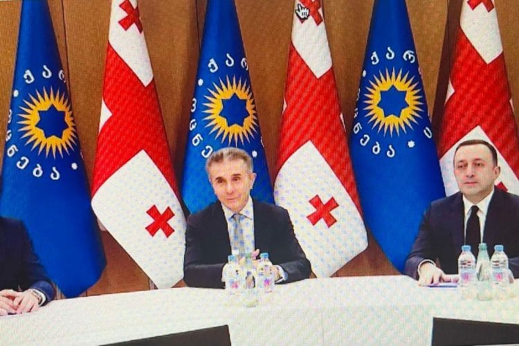 „ქართული ოცნების“ პოლიტსაბჭოს სხდომა გაიმართა, რომელსაც პარტიის საპატიო თავმდჯომარე ბიძინა ივანიშვილიც ესწრებოდა