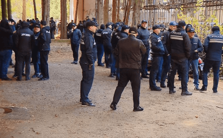 უიმედო ოპოზიცია კვლავ სააპელაციოს ეზოში იკრიბება