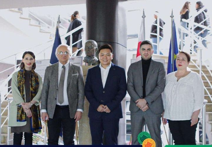 გრუნმა სინგაპურში დაფუძნებული ორგანიზაციის – Global Citizen Education Group-ის, აღმასრულებელ დირექტორს, ჯარედ იოს უმასპინძლა და ორმხრივი თანამშრომლობის ფარგლებში მომავლის გეგმები დასახა