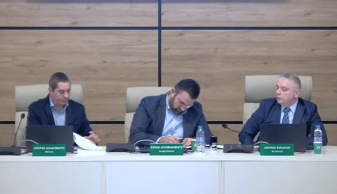 ცესკოს თავმჯდომარემ 26 ოქტომბრის არჩევნების შემაჯამებელ ოქმს ხელი მოაწერა