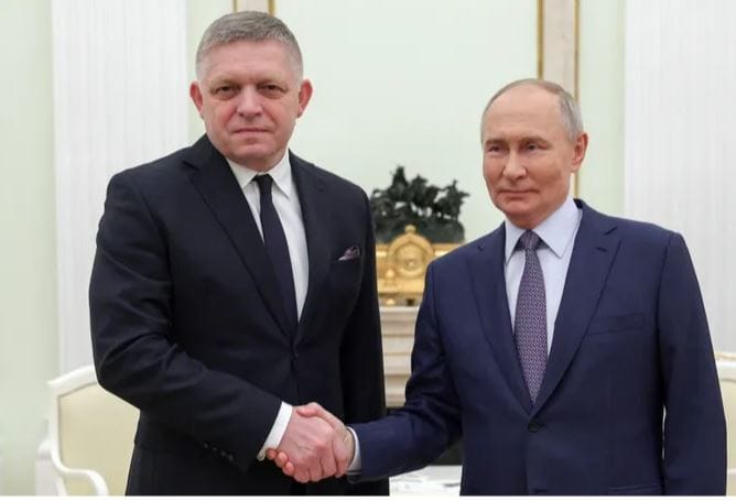 ვლადიმერ პუტინი აცხადებს, რომ სლოვაკეთმა რუსეთსა და უკრაინას სამშვიდობო მოლაპარაკებებისთვის პლატფორმა შესთავაზა