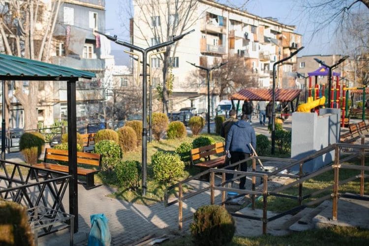 მუხიანში სკვერის რეაბილიტაცია სრულდება